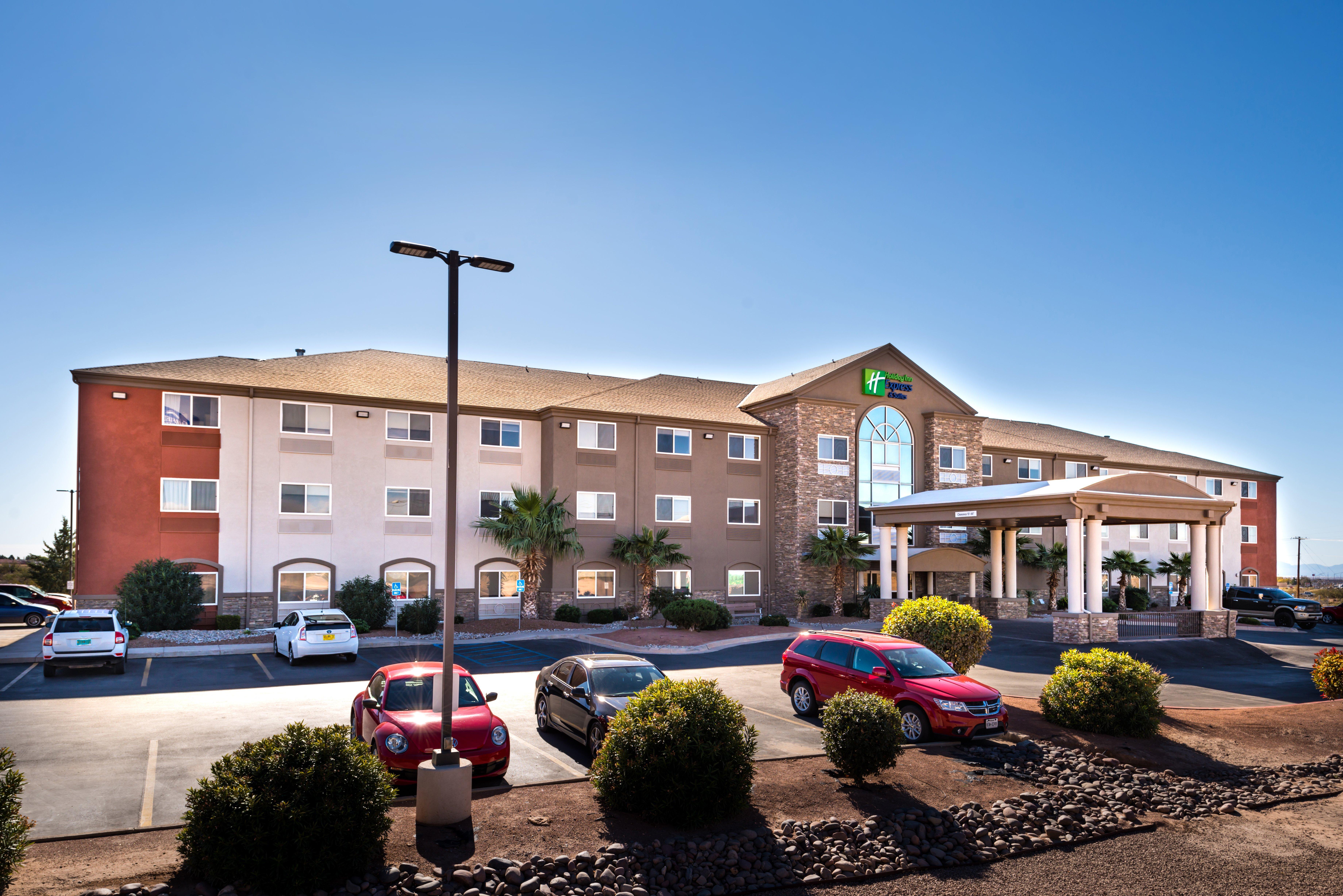 Holiday Inn Express & Suites Alamogordo Highway 54/70 By Ihg Exterior foto
