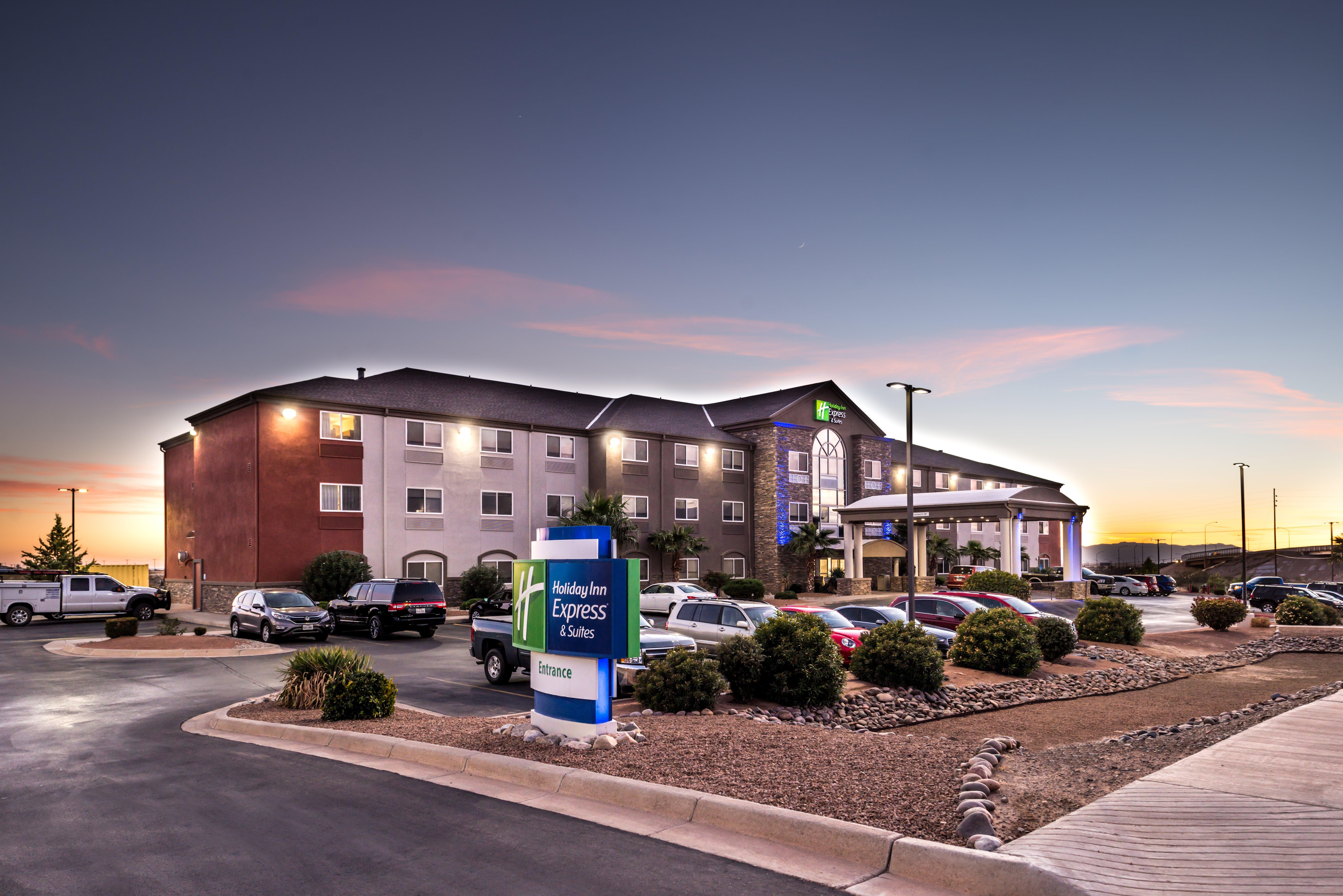 Holiday Inn Express & Suites Alamogordo Highway 54/70 By Ihg Exterior foto