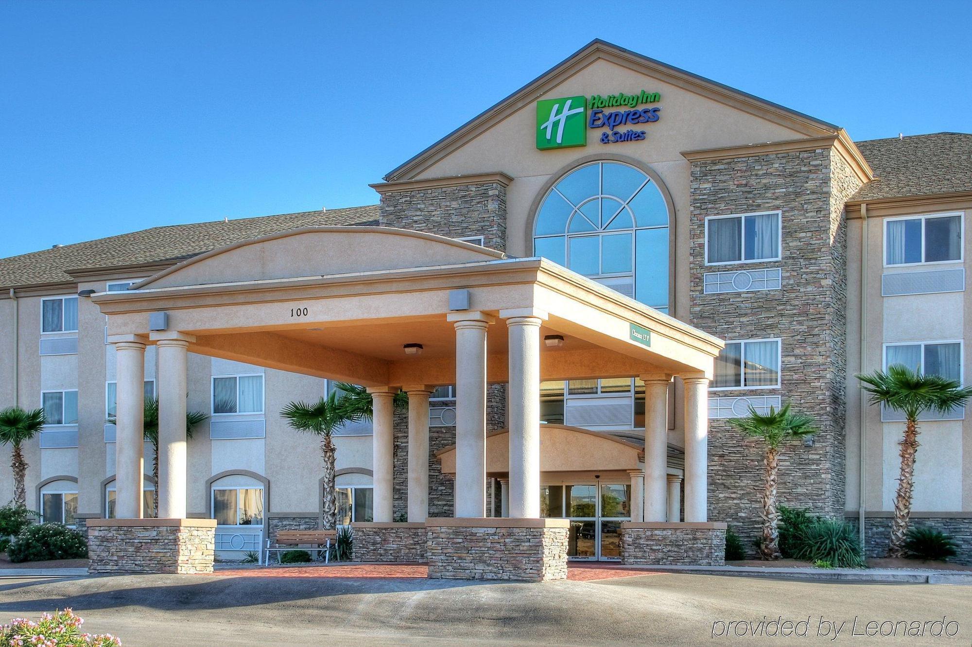 Holiday Inn Express & Suites Alamogordo Highway 54/70 By Ihg Exterior foto
